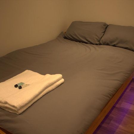 Central Serviced Apartments - Two Bedroom Apartment Cardiff Eksteriør billede