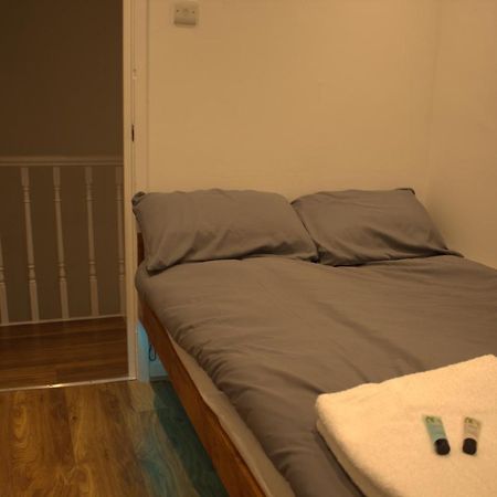 Central Serviced Apartments - Two Bedroom Apartment Cardiff Eksteriør billede